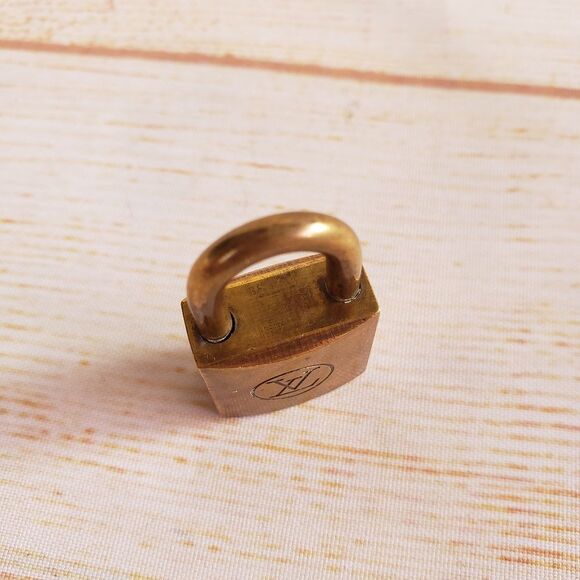 #220 Authentic Louis Vuitton Paris Brass Luggage Lock Pendant 200 Series - Picture 5 of 6